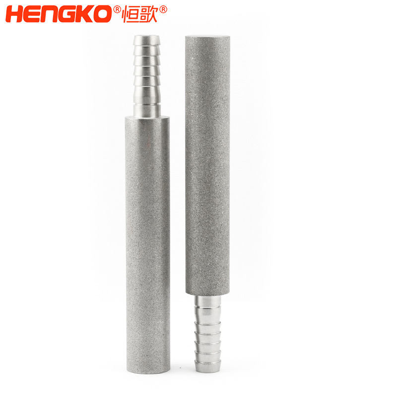 不銹鋼粉末燒結(jié)曝氣頭擴散器孔隙率高流通速度快，用于臭氧發(fā)生器